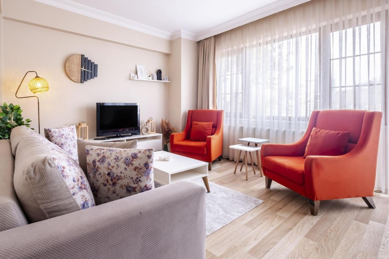 Apartament Colorful Modern Flat With View 5-min Walk To Istiklal Avenue In Beyoglu